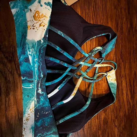 NWT Women's Colosseum Eva Medium-Support Sports Bra - Picture 3 of 4